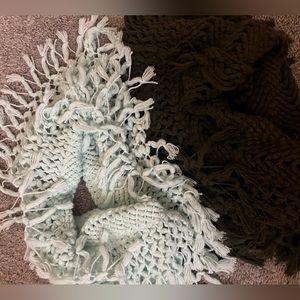 Set of 2 - Figure 8 American Eagle Scarves